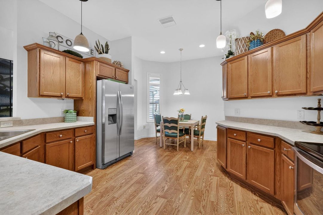 22-web-or-mls-3746-new-moon-ave