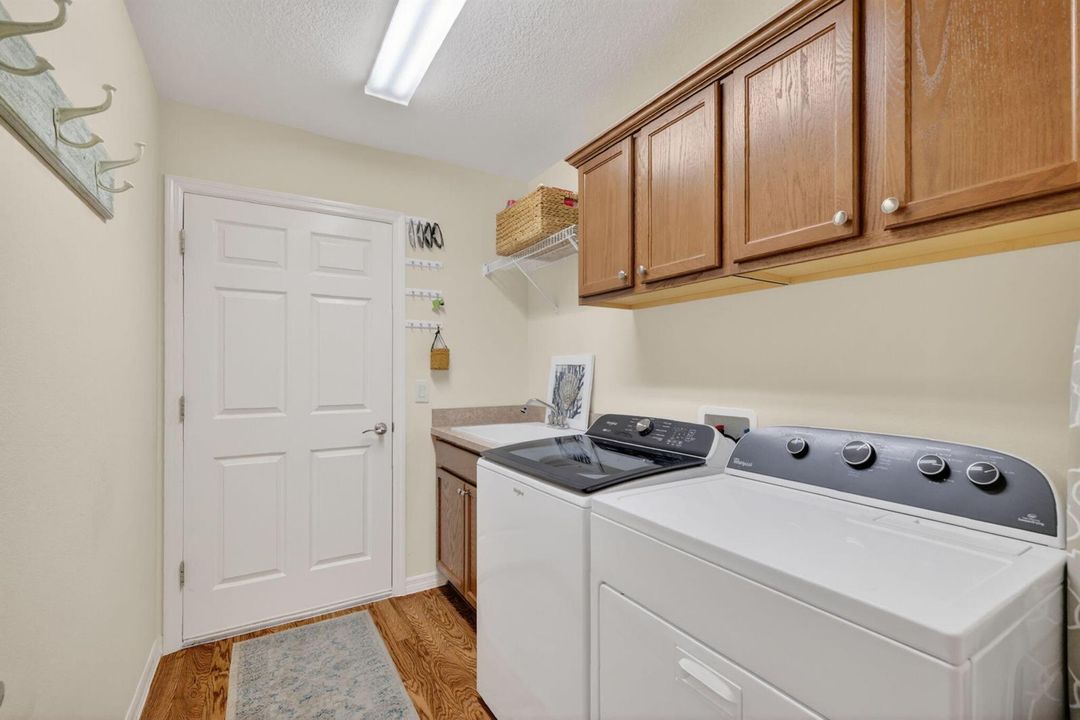 40-web-or-mls-3746-new-moon-ave