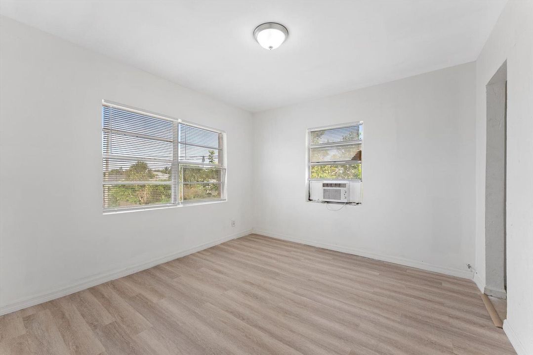 526 NW 12TH AVE