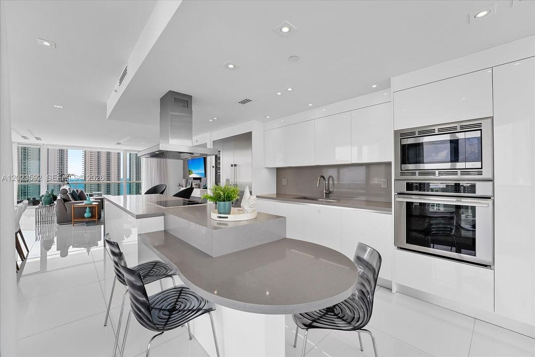 En Venta: $1,840,000 (2 camas, 3 baños, 2144 Pies cuadrados)