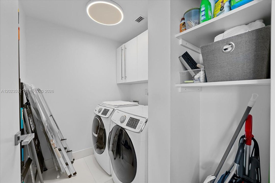 En Venta: $1,840,000 (2 camas, 3 baños, 2144 Pies cuadrados)