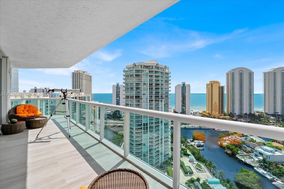En Venta: $1,840,000 (2 camas, 3 baños, 2144 Pies cuadrados)