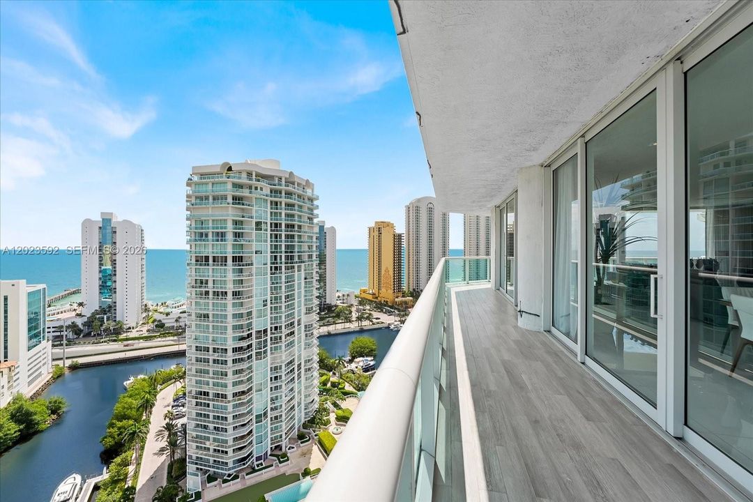 En Venta: $1,840,000 (2 camas, 3 baños, 2144 Pies cuadrados)