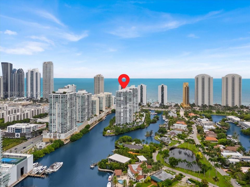 En Venta: $1,840,000 (2 camas, 3 baños, 2144 Pies cuadrados)