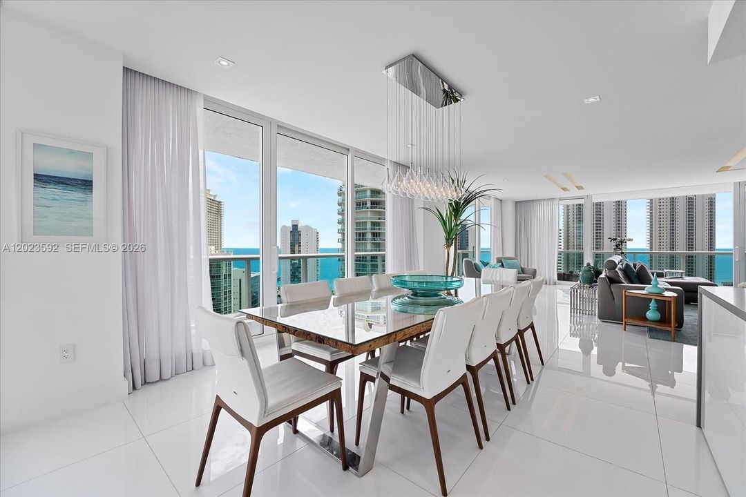 En Venta: $1,840,000 (2 camas, 3 baños, 2144 Pies cuadrados)