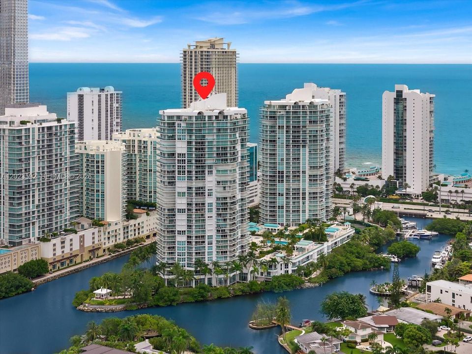 En Venta: $1,840,000 (2 camas, 3 baños, 2144 Pies cuadrados)