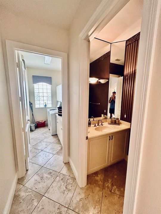 1/2 bath & laundry room