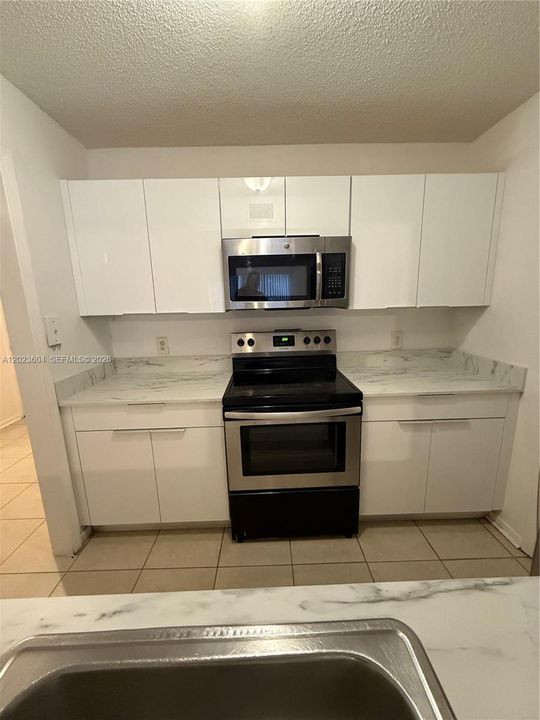 For Sale: $230,000 (2 beds, 2 baths, 1148 Square Feet)