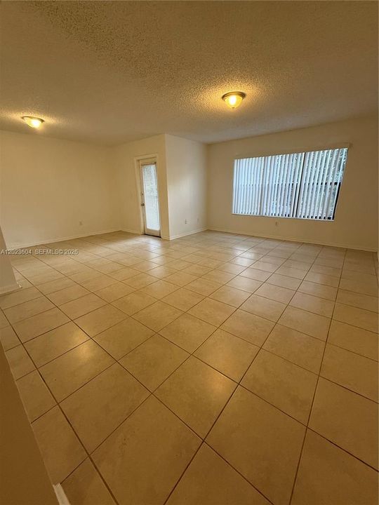 For Sale: $230,000 (2 beds, 2 baths, 1148 Square Feet)