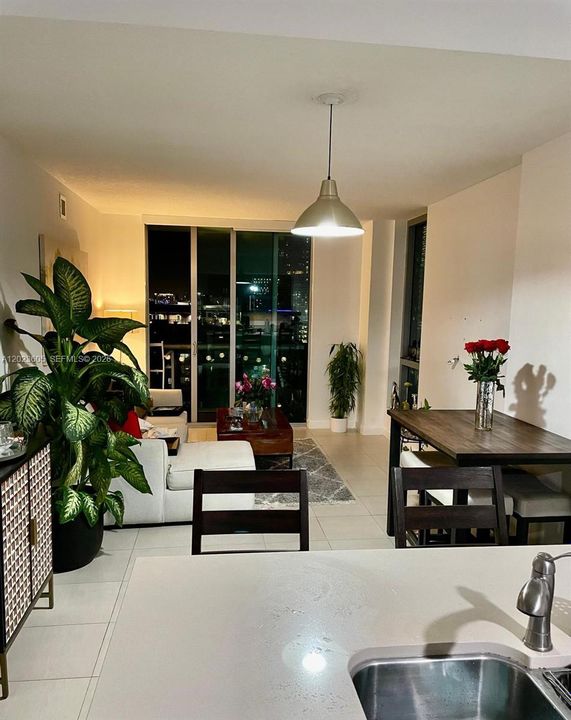 En Venta: $390,000 (1 camas, 1 baños, 692 Pies cuadrados)