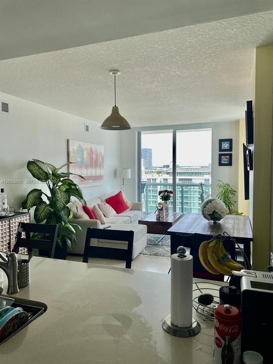 En Venta: $390,000 (1 camas, 1 baños, 692 Pies cuadrados)