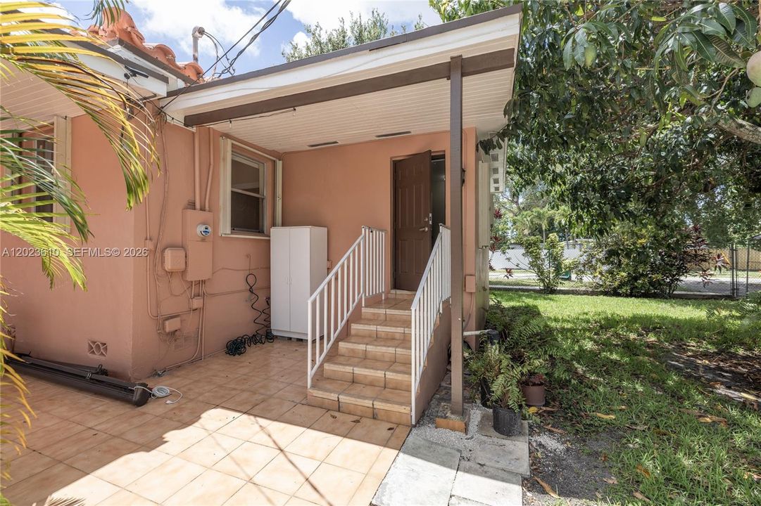 Active With Contract: $3,650 (4 beds, 2 baths, 1259 Square Feet)