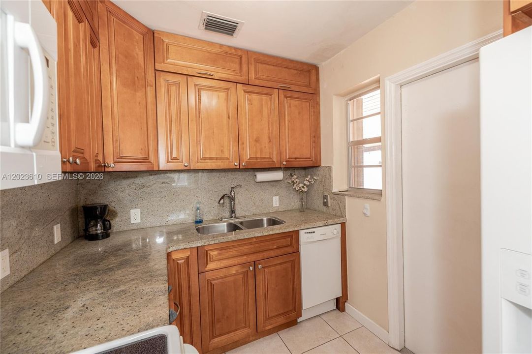 Active With Contract: $3,650 (4 beds, 2 baths, 1259 Square Feet)