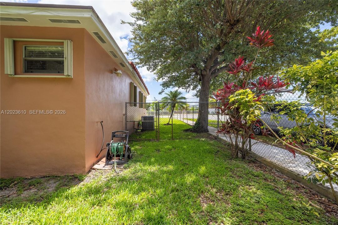 Active With Contract: $3,650 (4 beds, 2 baths, 1259 Square Feet)