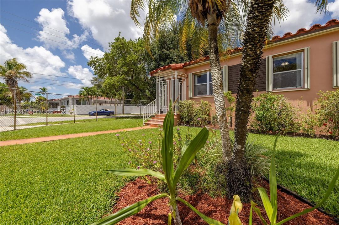 Active With Contract: $3,650 (4 beds, 2 baths, 1259 Square Feet)