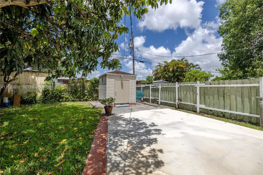 Active With Contract: $3,650 (4 beds, 2 baths, 1259 Square Feet)