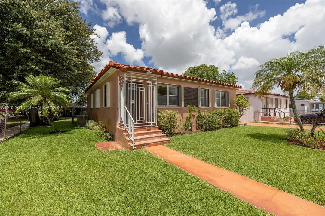 Active With Contract: $3,650 (4 beds, 2 baths, 1259 Square Feet)