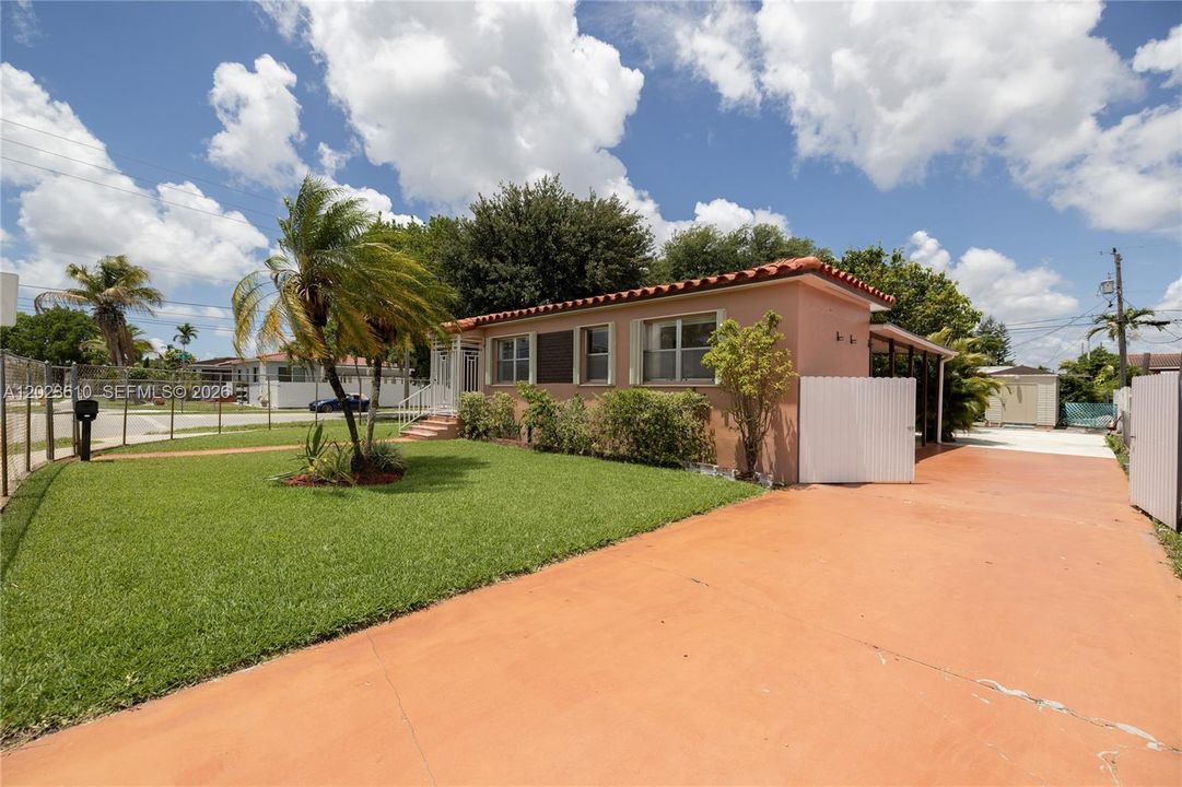 Active With Contract: $3,650 (4 beds, 2 baths, 1259 Square Feet)