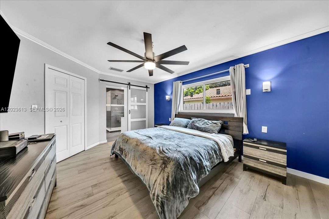 En Venta: $818,000 (4 camas, 2 baños, 2043 Pies cuadrados)