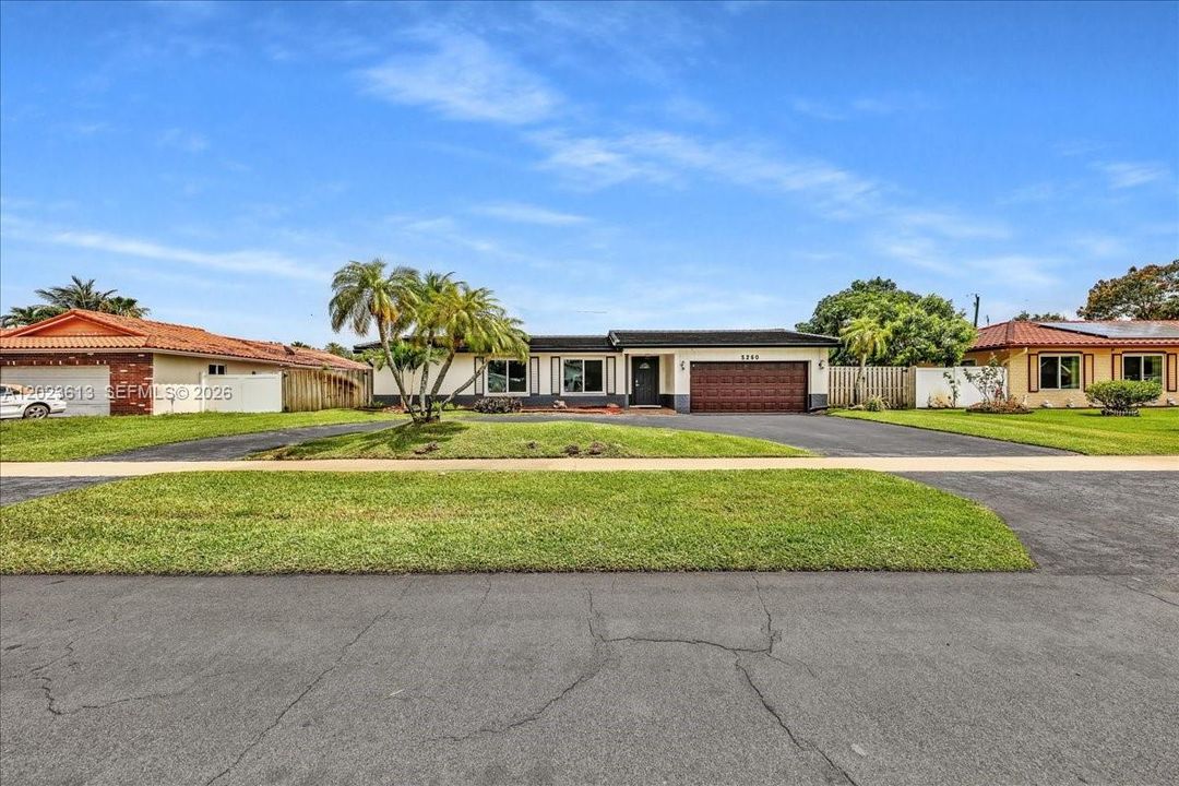 En Venta: $818,000 (4 camas, 2 baños, 2043 Pies cuadrados)