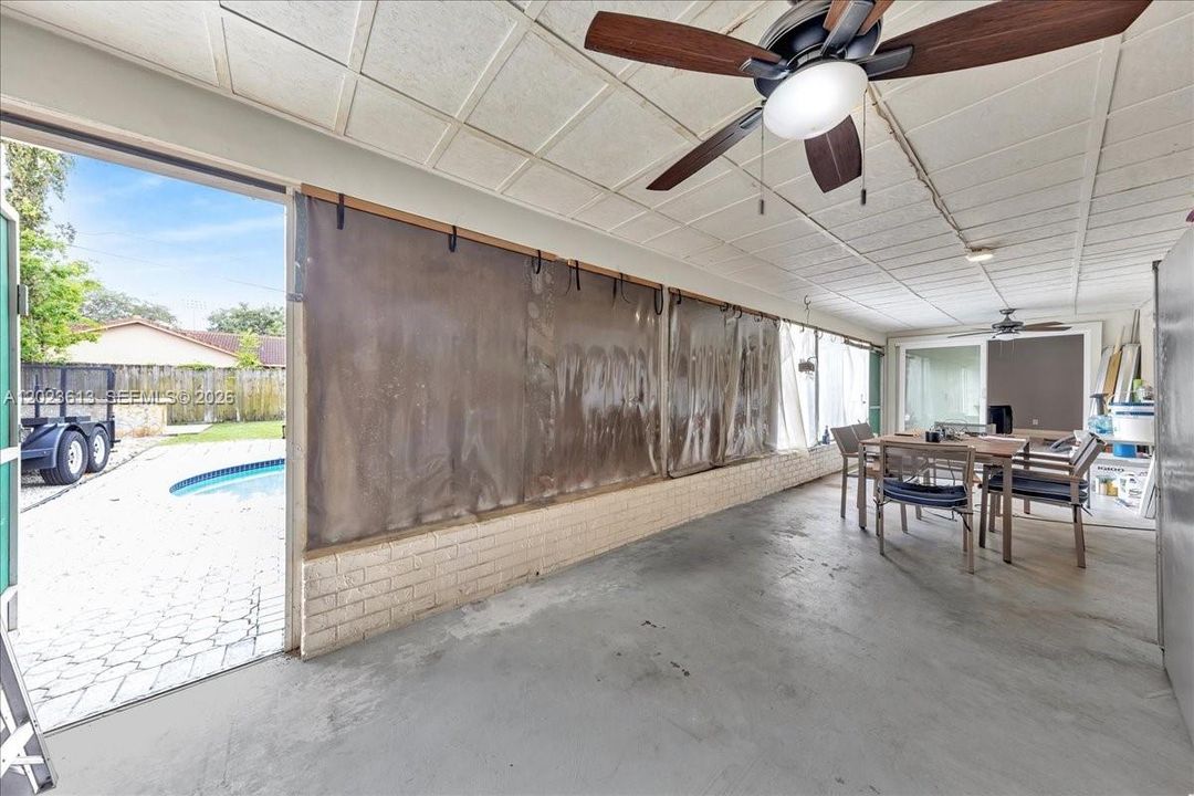 En Venta: $818,000 (4 camas, 2 baños, 2043 Pies cuadrados)