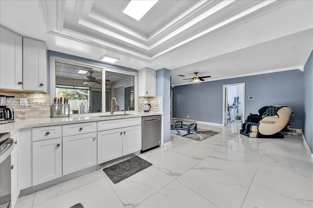En Venta: $818,000 (4 camas, 2 baños, 2043 Pies cuadrados)