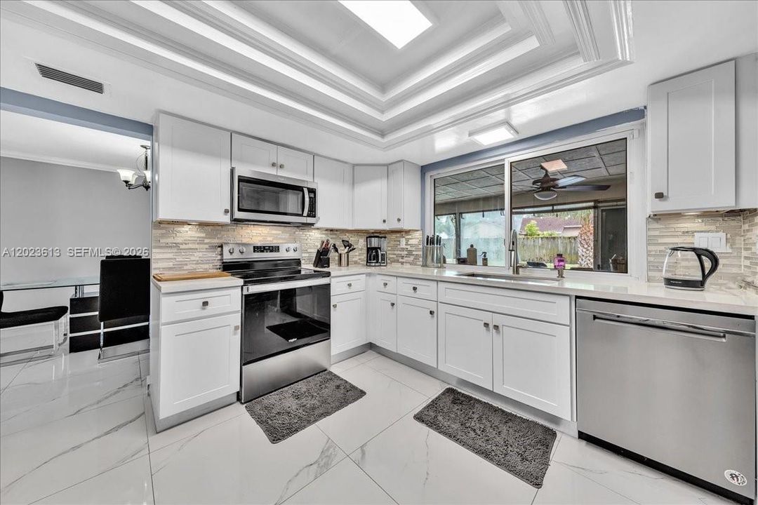 En Venta: $818,000 (4 camas, 2 baños, 2043 Pies cuadrados)