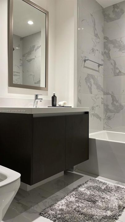 For Sale: $769,000 (2 beds, 2 baths, 1178 Square Feet)