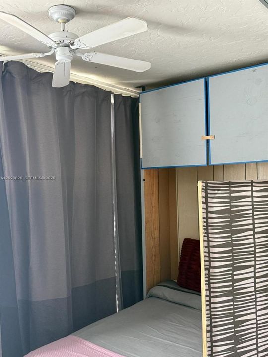 For Sale: $135,000 (1 beds, 1 baths, 750 Square Feet)