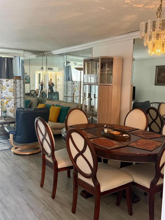 For Sale: $135,000 (1 beds, 1 baths, 750 Square Feet)