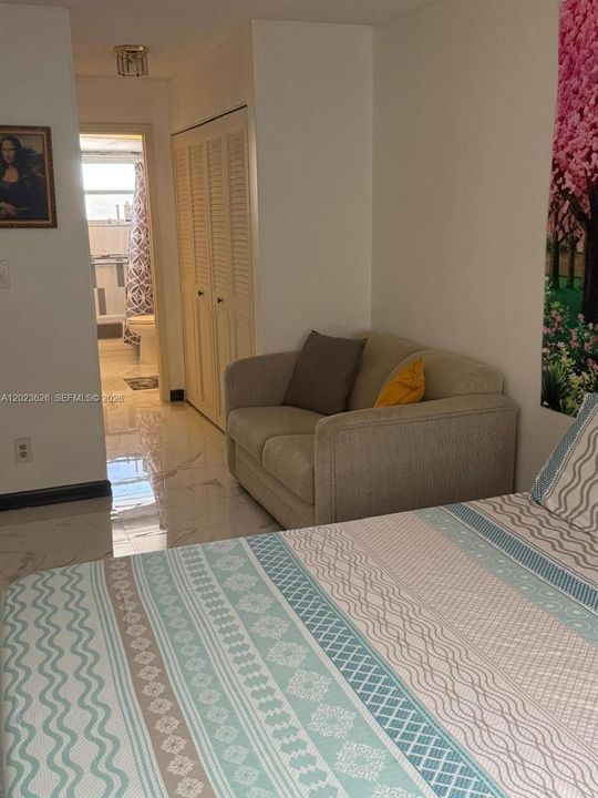 For Sale: $135,000 (1 beds, 1 baths, 750 Square Feet)