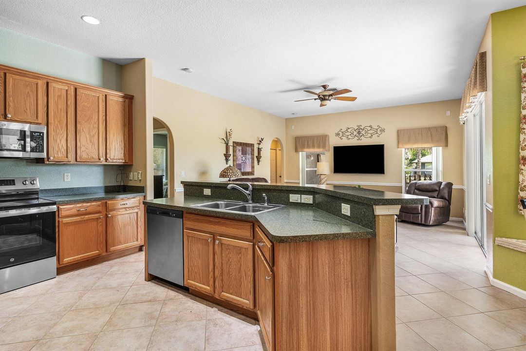 029-1361561stLaneNorth-WestPalmBeach-FL-
