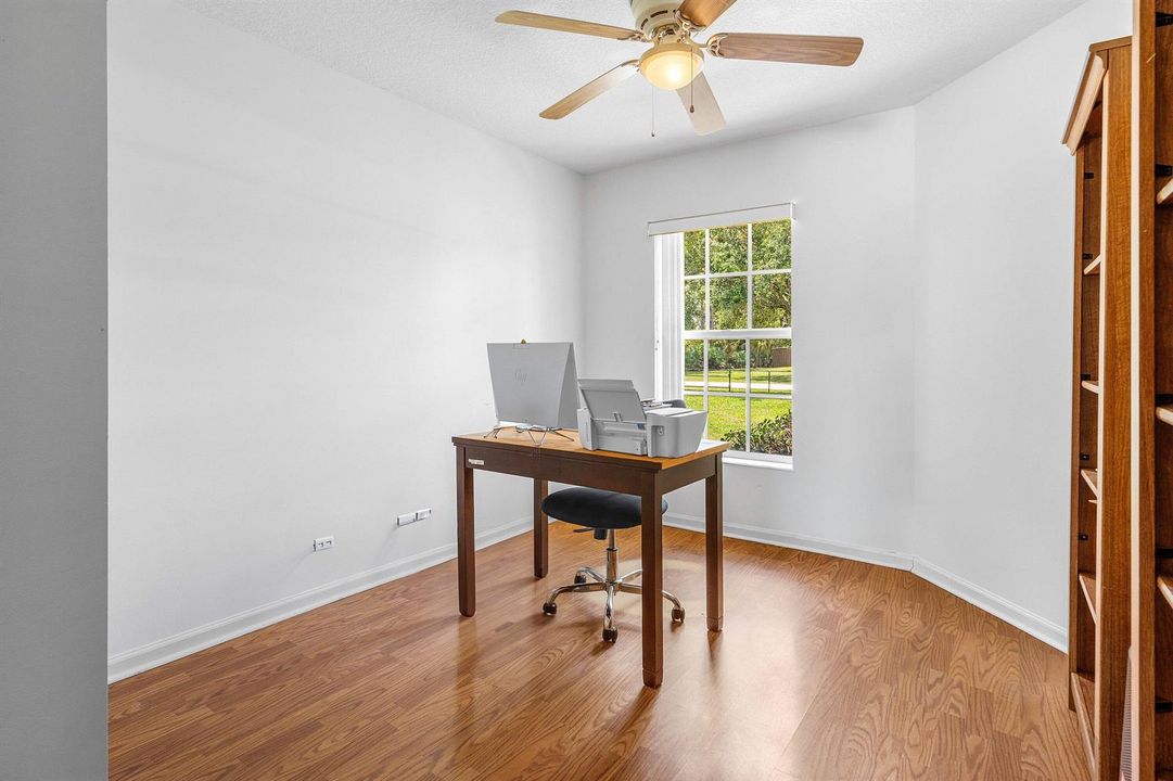 010-1361561stLaneNorth-WestPalmBeach-FL-