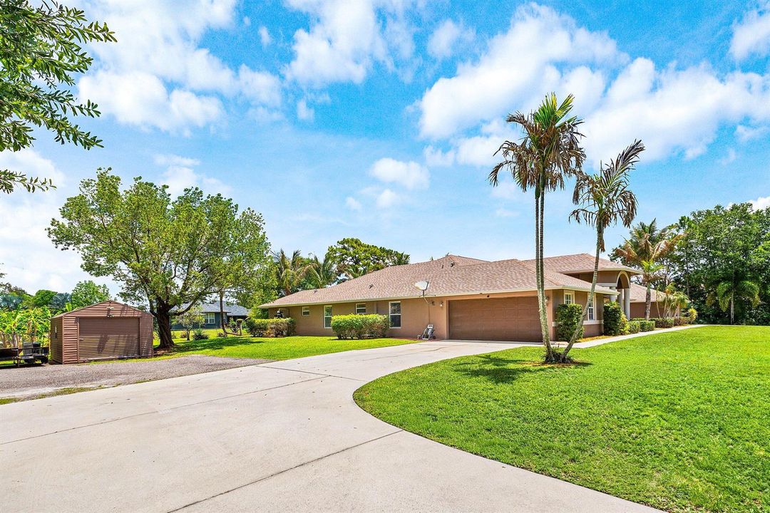 006-1361561stLaneNorth-WestPalmBeach-FL-