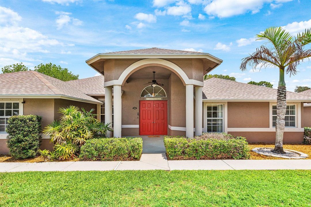 009-1361561stLaneNorth-WestPalmBeach-FL-