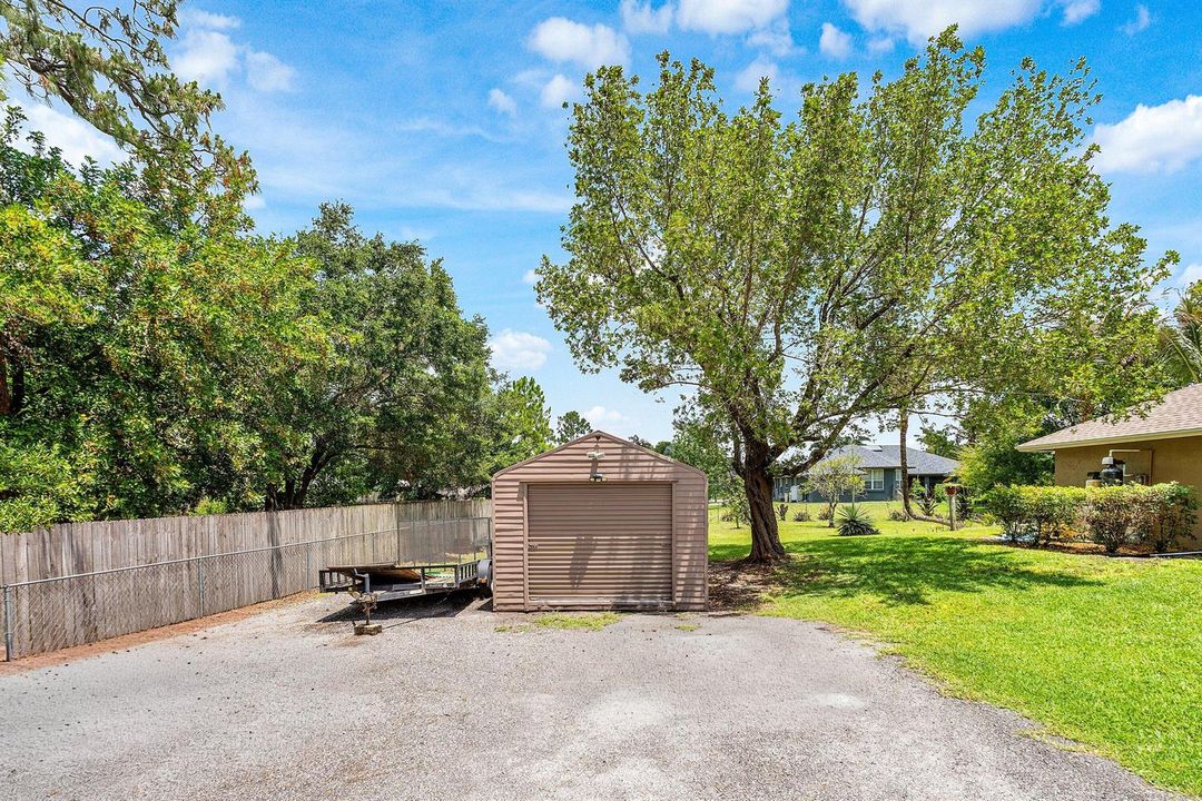 005-1361561stLaneNorth-WestPalmBeach-FL-