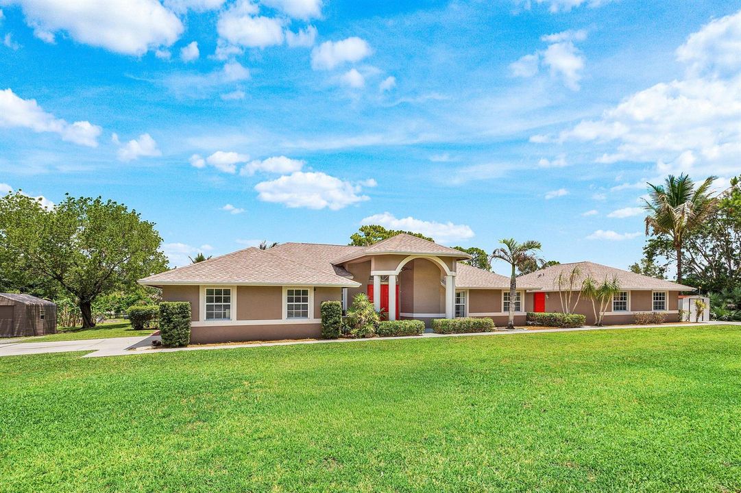 004-1361561stLaneNorth-WestPalmBeach-FL-