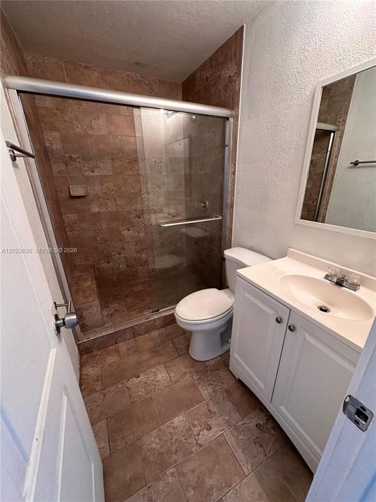 В аренду: $2,250 (2 спален, 2 ванн, 825 Квадратных фут)