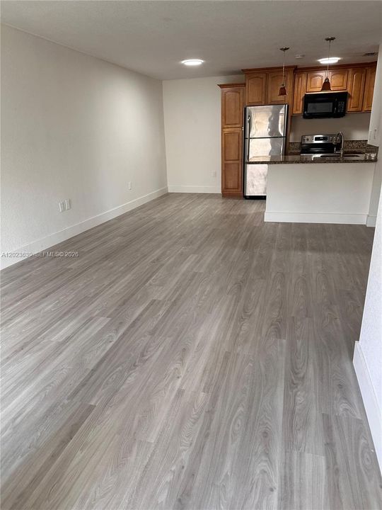 В аренду: $2,250 (2 спален, 2 ванн, 825 Квадратных фут)