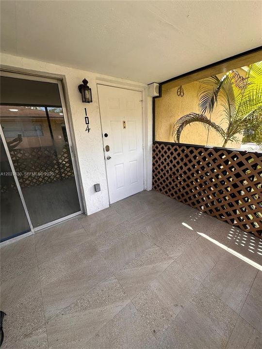 В аренду: $2,250 (2 спален, 2 ванн, 825 Квадратных фут)