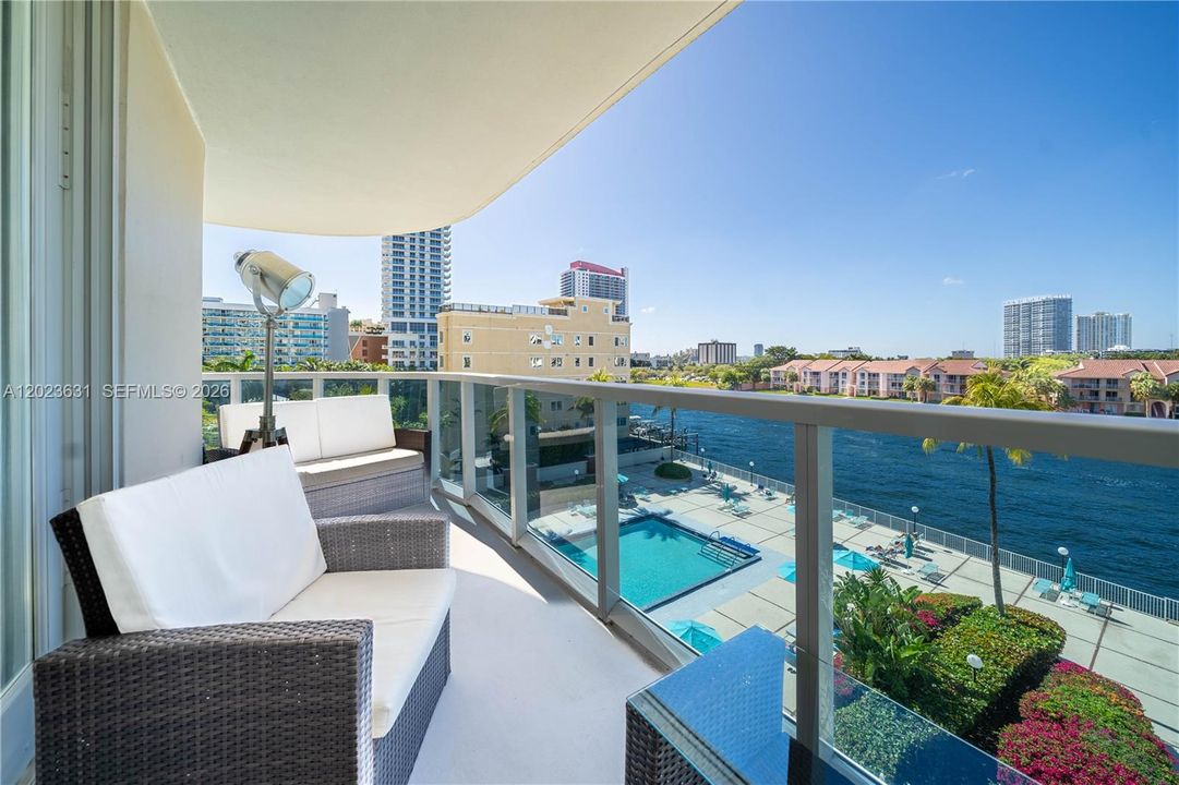 待售: $385,000 (2 贝兹, 2 浴室, 1553 平方英尺)