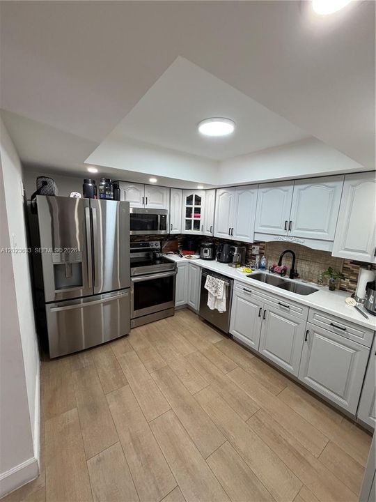 Active With Contract: $3,200 (3 beds, 2 baths, 1330 Square Feet)