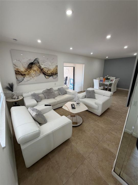 Active With Contract: $3,200 (3 beds, 2 baths, 1330 Square Feet)