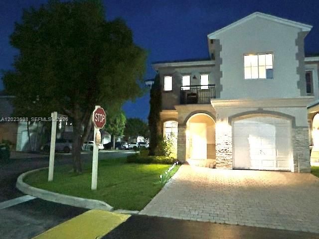 En Venta: $560,000 (3 camas, 2 baños, 1857 Pies cuadrados)