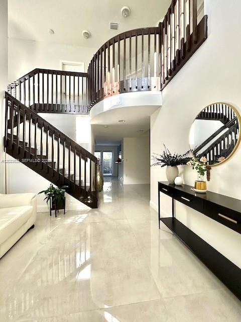 En Venta: $560,000 (3 camas, 2 baños, 1857 Pies cuadrados)