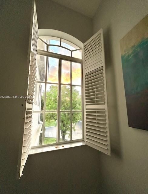En Venta: $560,000 (3 camas, 2 baños, 1857 Pies cuadrados)