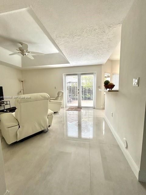 En Venta: $560,000 (3 camas, 2 baños, 1857 Pies cuadrados)