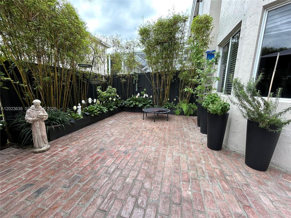 En Venta: $560,000 (3 camas, 2 baños, 1857 Pies cuadrados)