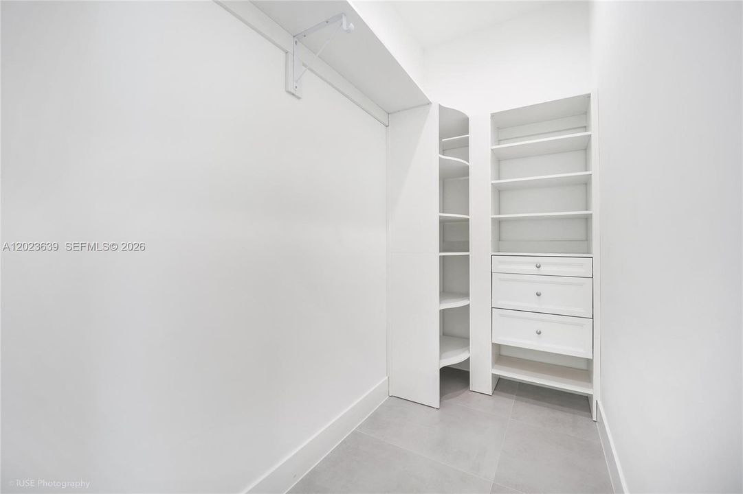 На продажу: $782,800 (3 спален, 2 ванн, 1320 Квадратных фут)