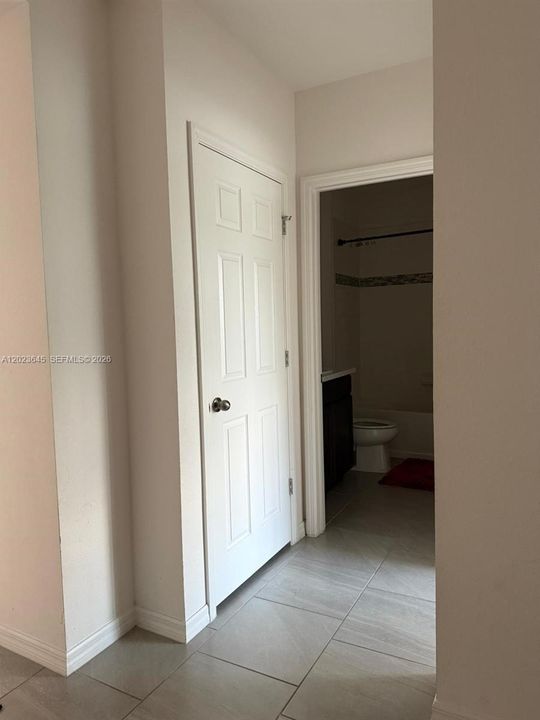 For Sale: $380,000 (5 beds, 3 baths, 2621 Square Feet)